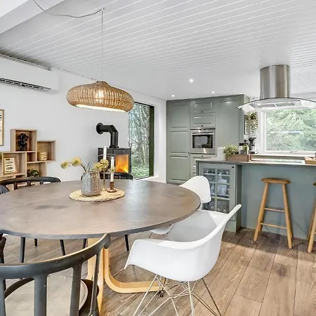 Pet Friendly In With Kitchen * Hals