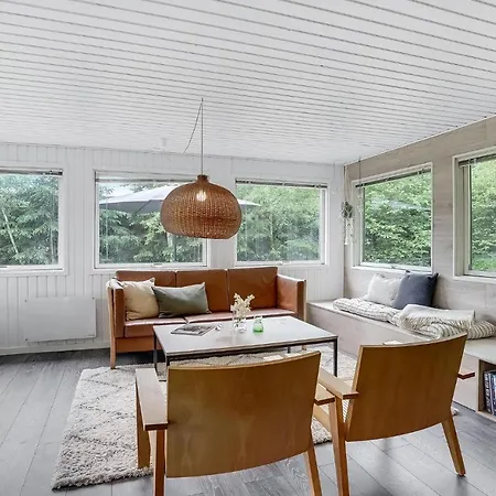 Holiday home Pet Friendly In With Kitchen Hals