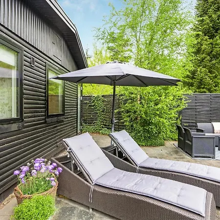 Pet Friendly In With Kitchen Holiday home *